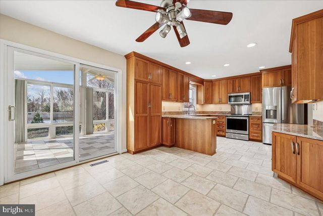 11924 FERNSHIRE RD, Gaithersburg, MD 20878