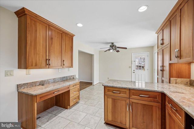 11924 FERNSHIRE RD, Gaithersburg, MD 20878