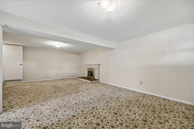 11924 FERNSHIRE RD, Gaithersburg, MD 20878