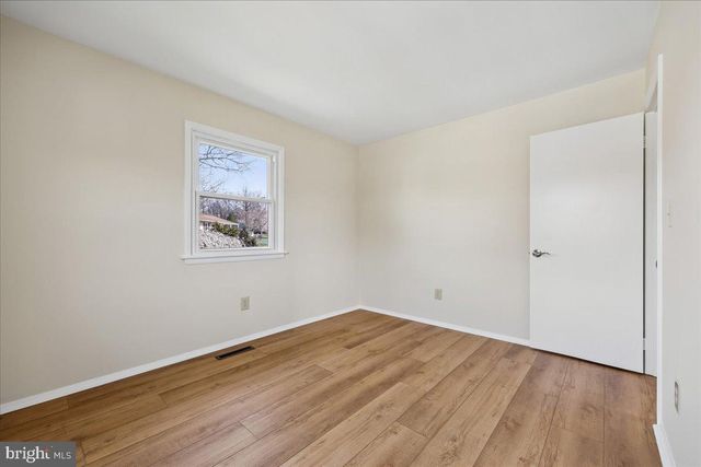 11924 FERNSHIRE RD, Gaithersburg, MD 20878