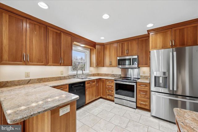 11924 FERNSHIRE RD, Gaithersburg, MD 20878