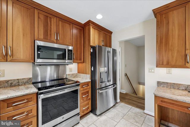 11924 FERNSHIRE RD, Gaithersburg, MD 20878