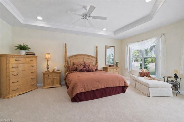 4832 Cerromar DR, Naples, FL 34112