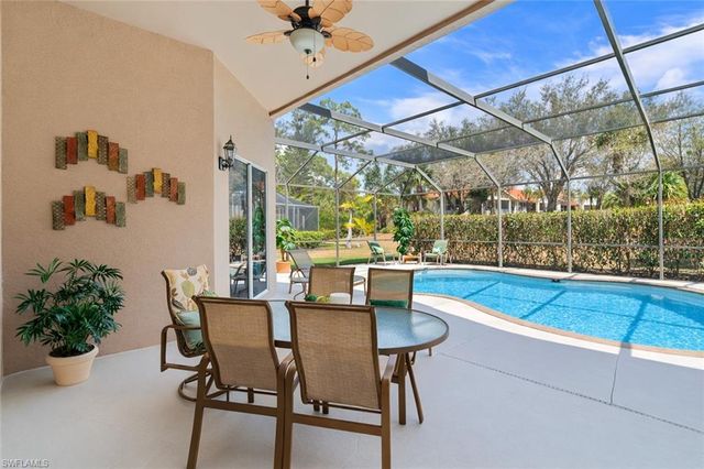 4832 Cerromar DR, Naples, FL 34112