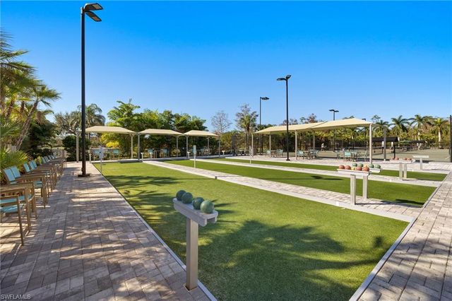 4832 Cerromar DR, Naples, FL 34112