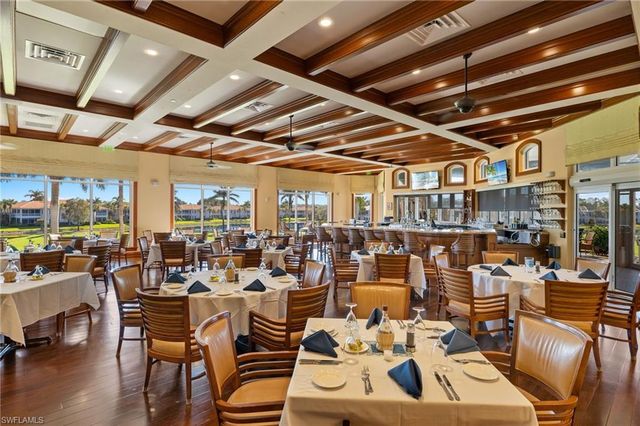 4832 Cerromar DR, Naples, FL 34112