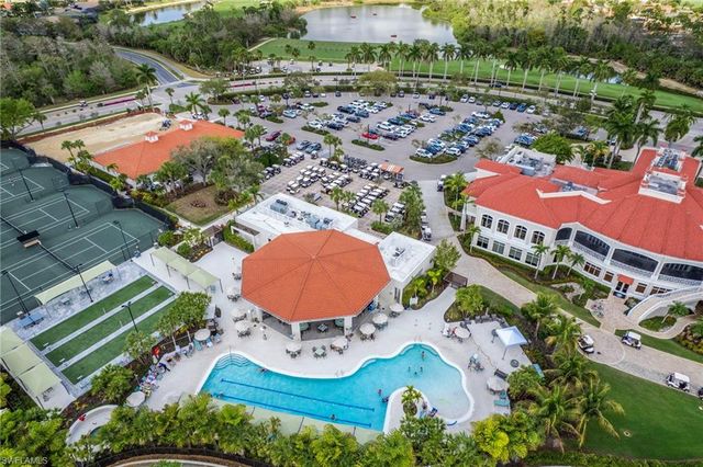 4832 Cerromar DR, Naples, FL 34112