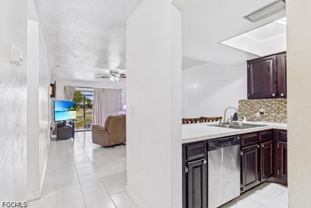 4407 SW 7th PL 4, Cape Coral, FL 33914
