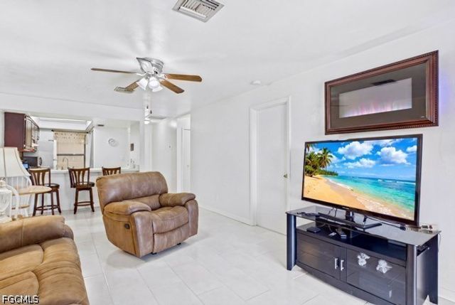 4407 SW 7th PL 4, Cape Coral, FL 33914