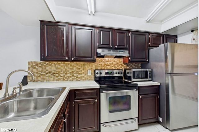 4407 SW 7th PL 4, Cape Coral, FL 33914