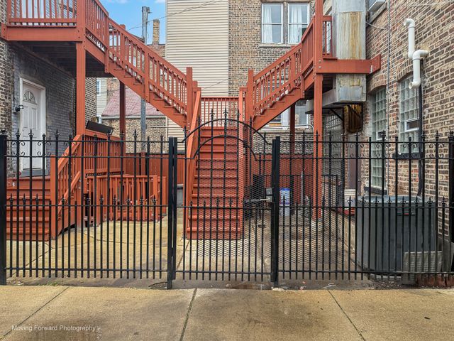 2524 S California Avenue, Chicago, IL 60608