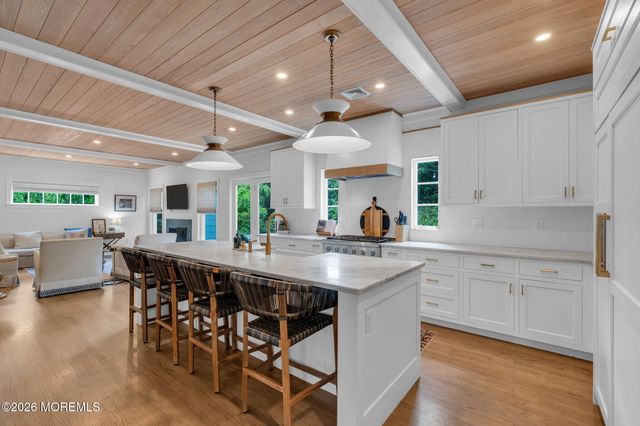 22 1st Street, Rumson, NJ 07760