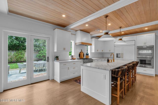22 1st Street, Rumson, NJ 07760