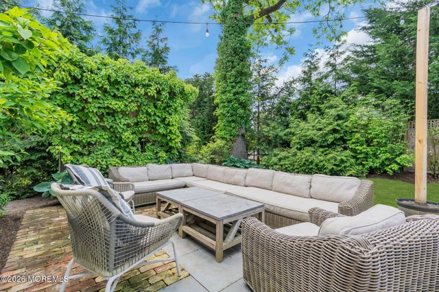 22 1st Street, Rumson, NJ 07760