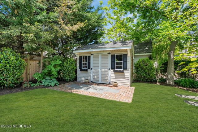 22 1st Street, Rumson, NJ 07760