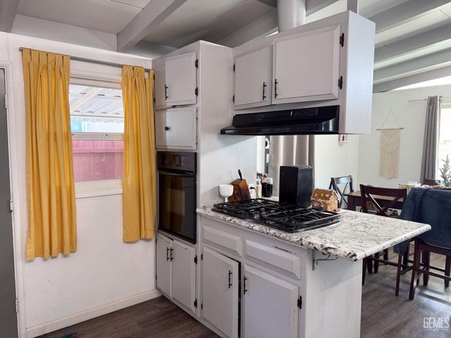 2218 Lindora Street, Bakersfield, CA 93306