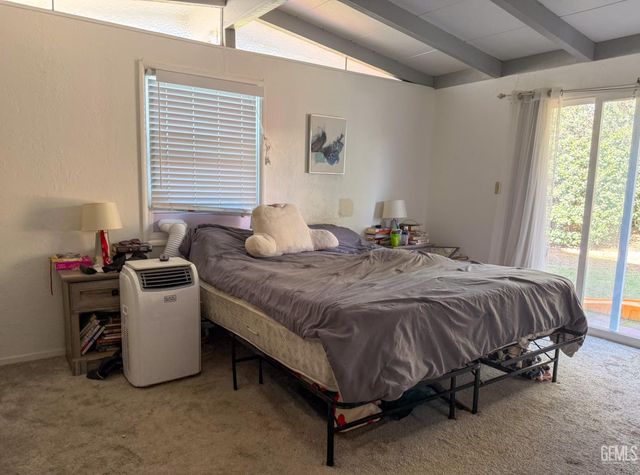 2218 Lindora Street, Bakersfield, CA 93306