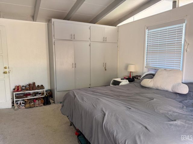 2218 Lindora Street, Bakersfield, CA 93306