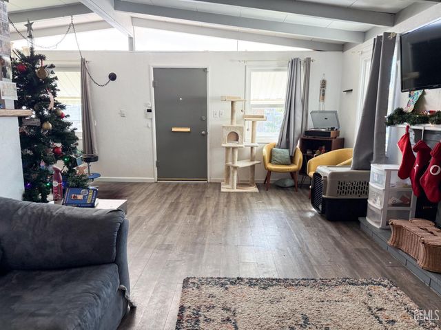 2218 Lindora Street, Bakersfield, CA 93306