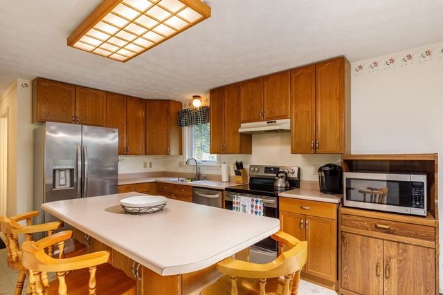 20 Starling Way, Leominster, MA 01453