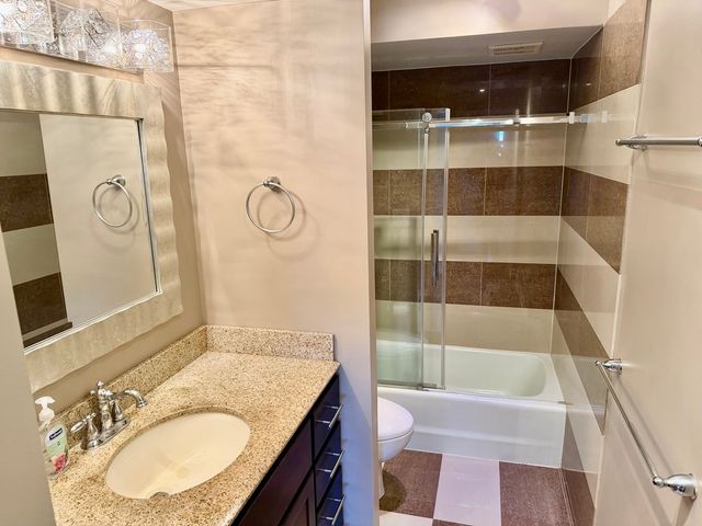 13000 Heiden Circle 3204, Lake Bluff, IL 60044