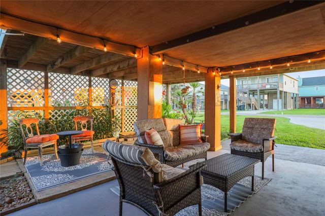 4119 Surf Drive, Galveston, TX 77554