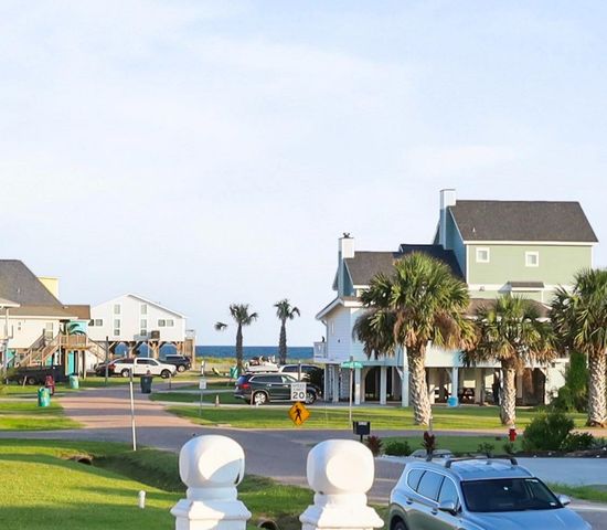 4119 Surf Drive, Galveston, TX 77554