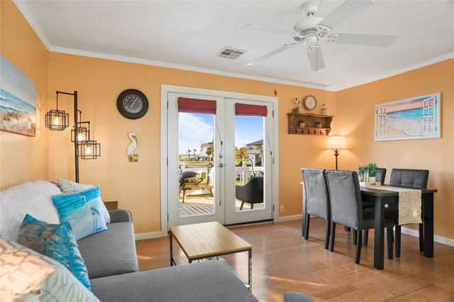 4119 Surf Drive, Galveston, TX 77554