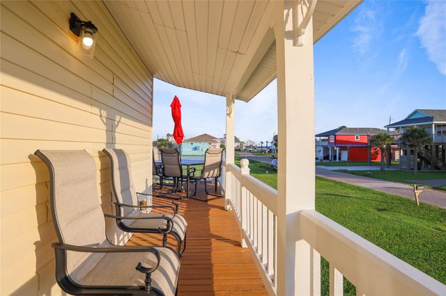 4119 Surf Drive, Galveston, TX 77554