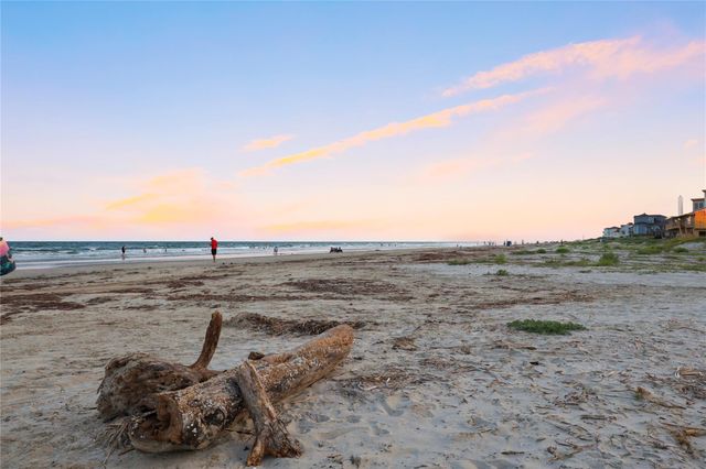 4119 Surf Drive, Galveston, TX 77554
