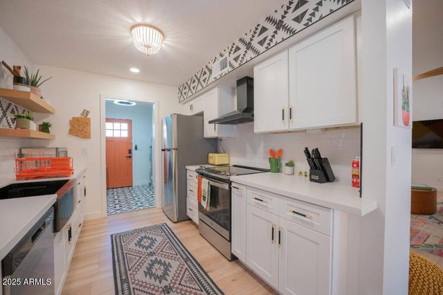 8520 W PALM Lane 1049, Phoenix, AZ 85037