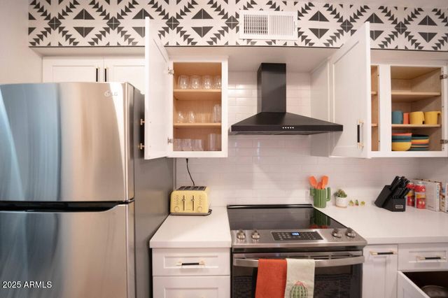 8520 W PALM Lane 1049, Phoenix, AZ 85037