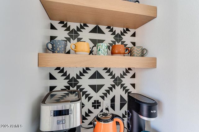 8520 W PALM Lane 1049, Phoenix, AZ 85037