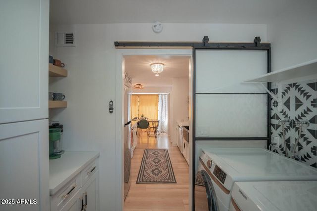 8520 W PALM Lane 1049, Phoenix, AZ 85037