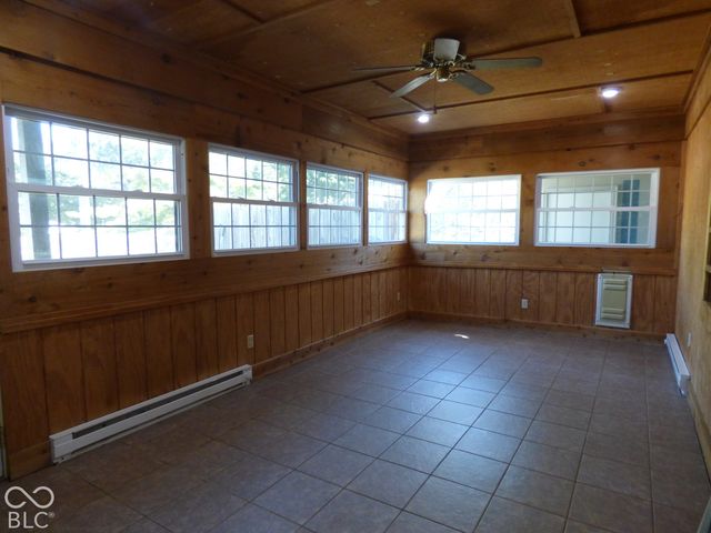 7053 Grosvenor Place, Indianapolis, IN 46220