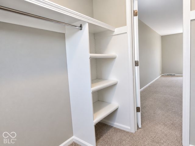 7053 Grosvenor Place, Indianapolis, IN 46220