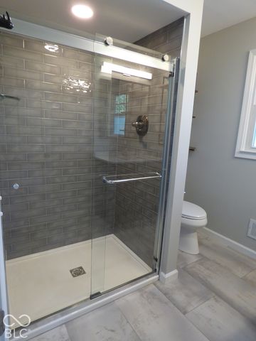 7053 Grosvenor Place, Indianapolis, IN 46220