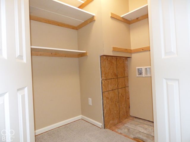 7053 Grosvenor Place, Indianapolis, IN 46220