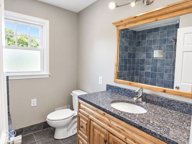 7053 Grosvenor Place, Indianapolis, IN 46220