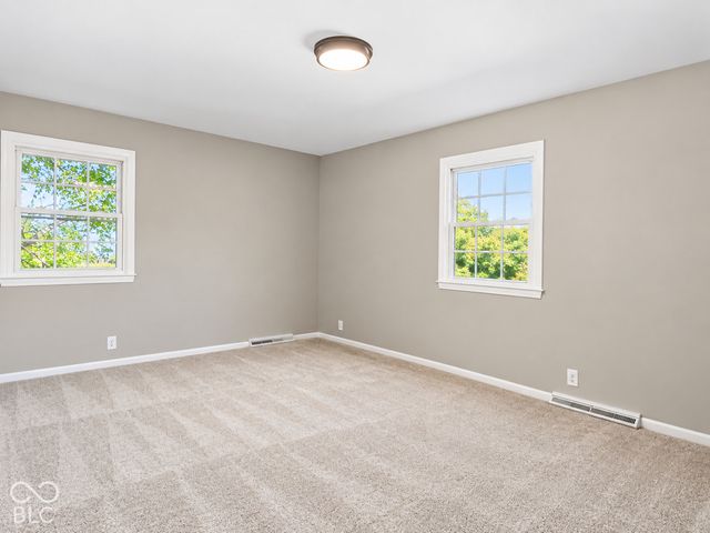 7053 Grosvenor Place, Indianapolis, IN 46220