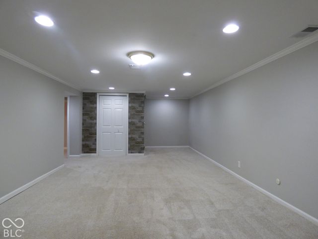 7053 Grosvenor Place, Indianapolis, IN 46220