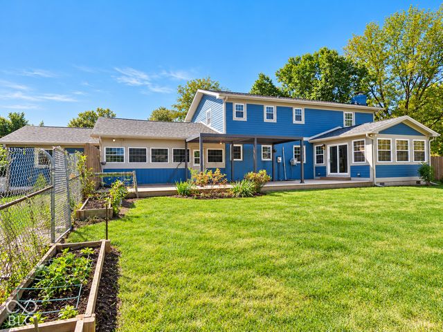 7053 Grosvenor Place, Indianapolis, IN 46220
