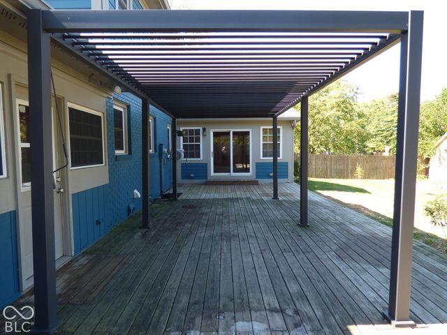 7053 Grosvenor Place, Indianapolis, IN 46220
