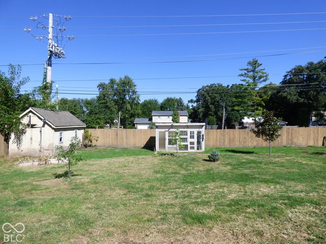 7053 Grosvenor Place, Indianapolis, IN 46220