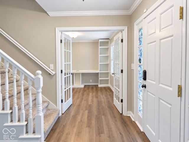7053 Grosvenor Place, Indianapolis, IN 46220
