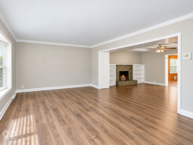 7053 Grosvenor Place, Indianapolis, IN 46220
