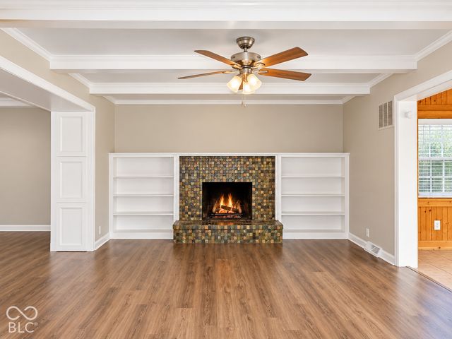 7053 Grosvenor Place, Indianapolis, IN 46220