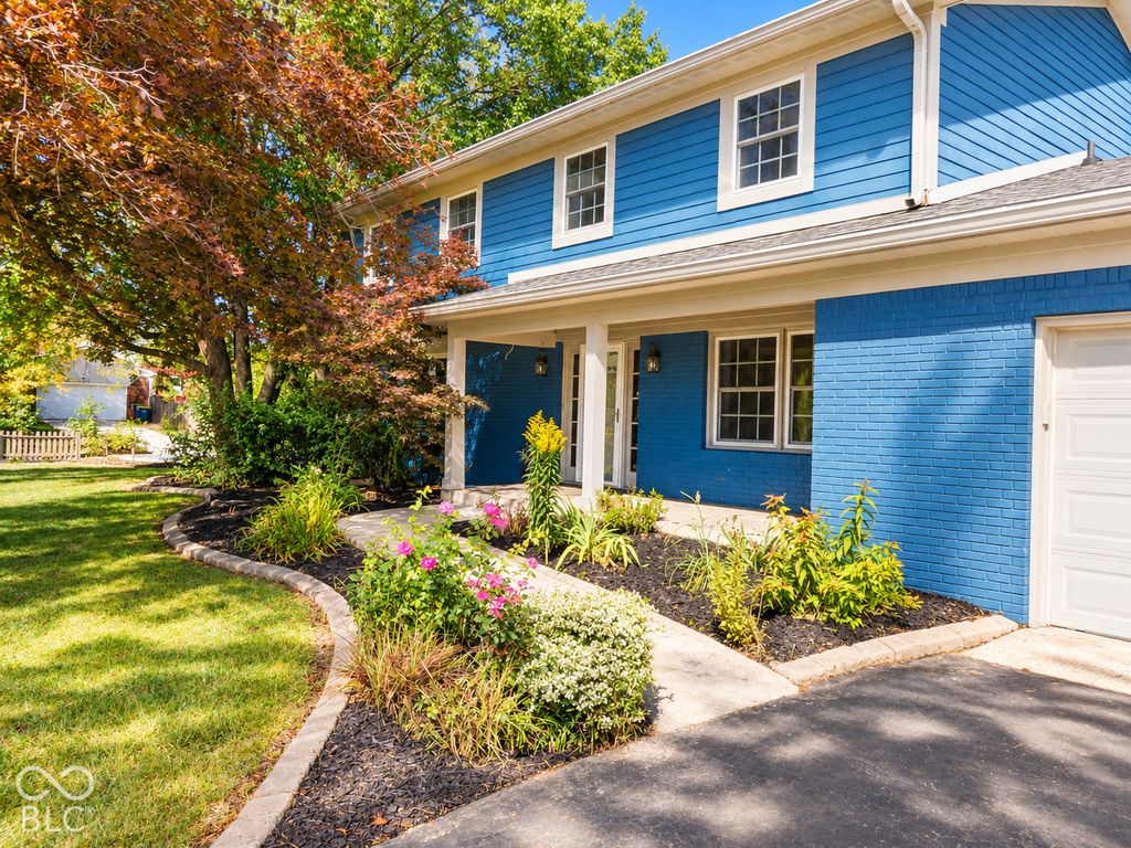 7053 Grosvenor Place, Indianapolis, IN 46220