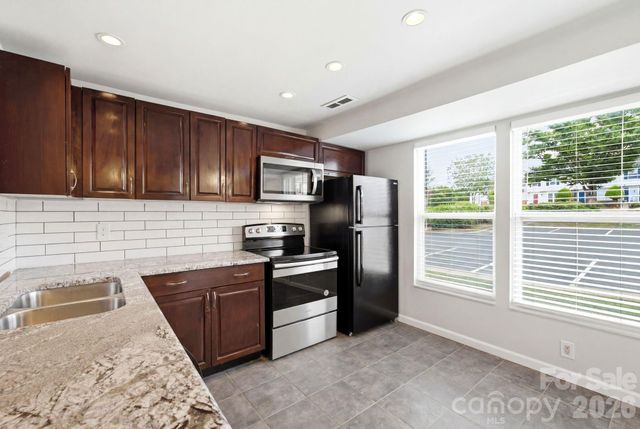 242 Water Oak Drive, Pineville, NC 28134