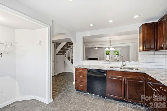 242 Water Oak Drive, Pineville, NC 28134